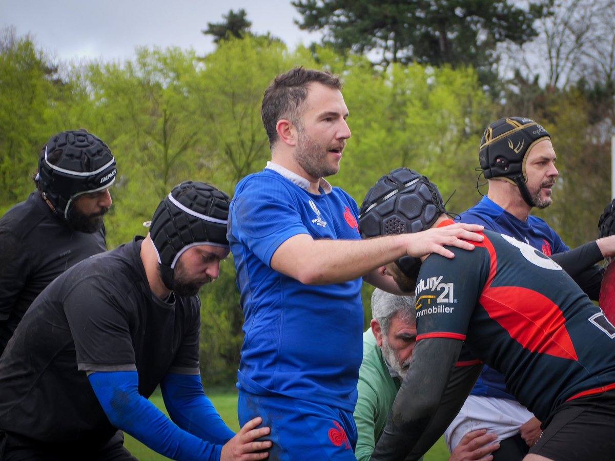 Bonjouuuurrrr ! On est lundi et c’est reparti pour une nouvelle semaine de #sport et de fête chez les Coqs Festifs : Lundi Transpi, entraînements #rugby, match et soirée au @CAFECOXBARPARIS vendredi ! Prêts pour la semaine ? 🐓🏉♥️🏳️‍🌈🏳️‍⚧️