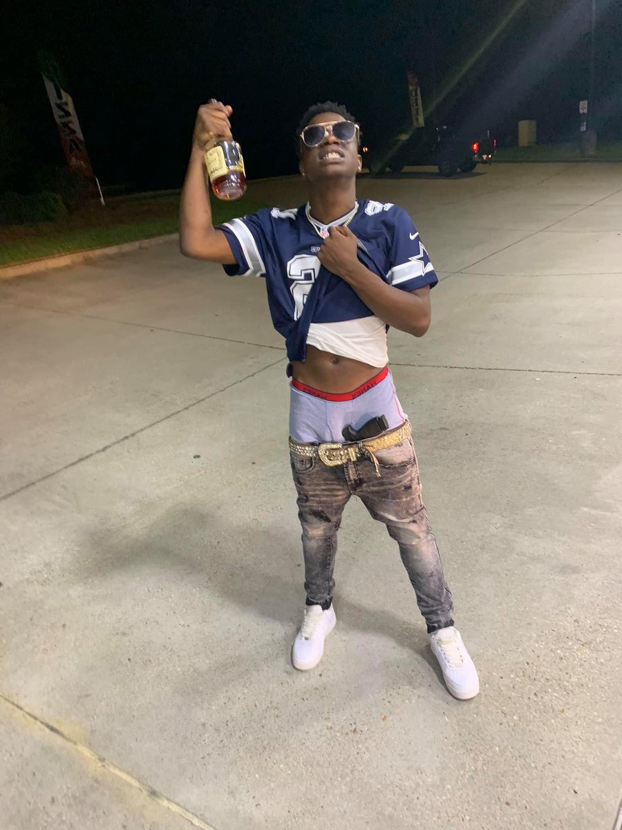 straight man eater tweet media