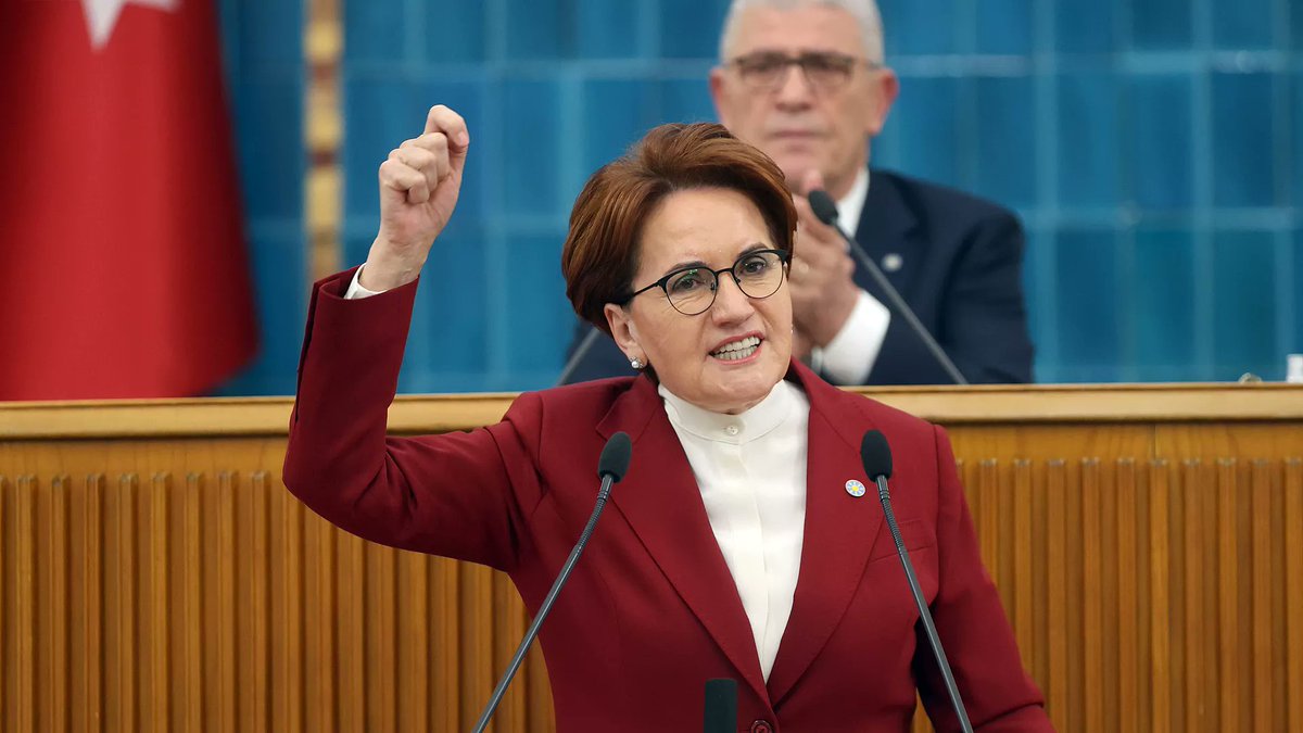 Meral Akşener, Müsavat Dervişoğlu’nu destekleyecek 📌 Koray Aydın ve Cihan Paçacı, Akşener’e istifa etmesi gerektiğini söyledi 📌 'Merkez siyaset'in adayı Uğur Poyraz Altan Sancar'ın (@altansancarr) haberi politikyol.com/meral-aksener-…