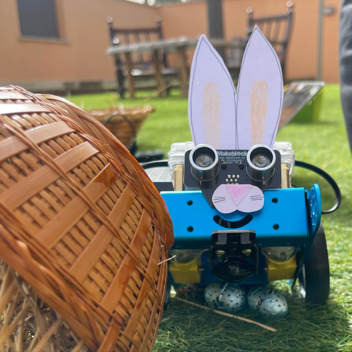 Thrilled by young creators building inventive mBot2 bunny-like robots & integrating mBot2 into Easter celebrations. Keep up the great work, inventors! We're here to support your learning journey. Looking forward to more creations! 📷emakersaps #Makeblock #mBot2 #STEM #Easterfun