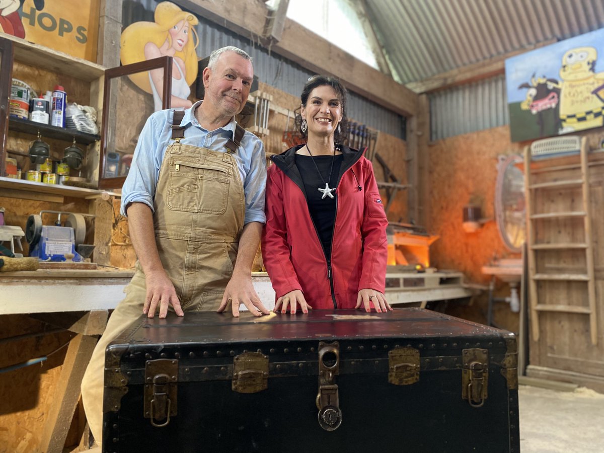 🔧 Oul Treasures 📺 @BBCOneNI ⏱ 22:40 tonight & @BBCiPlayer In this week's episode, Lolly meets the owner of a vintage steamer trunk used during the golden age of transatlantic travel. @NIScreen @BBCnireland @UlsterScotsAgen
