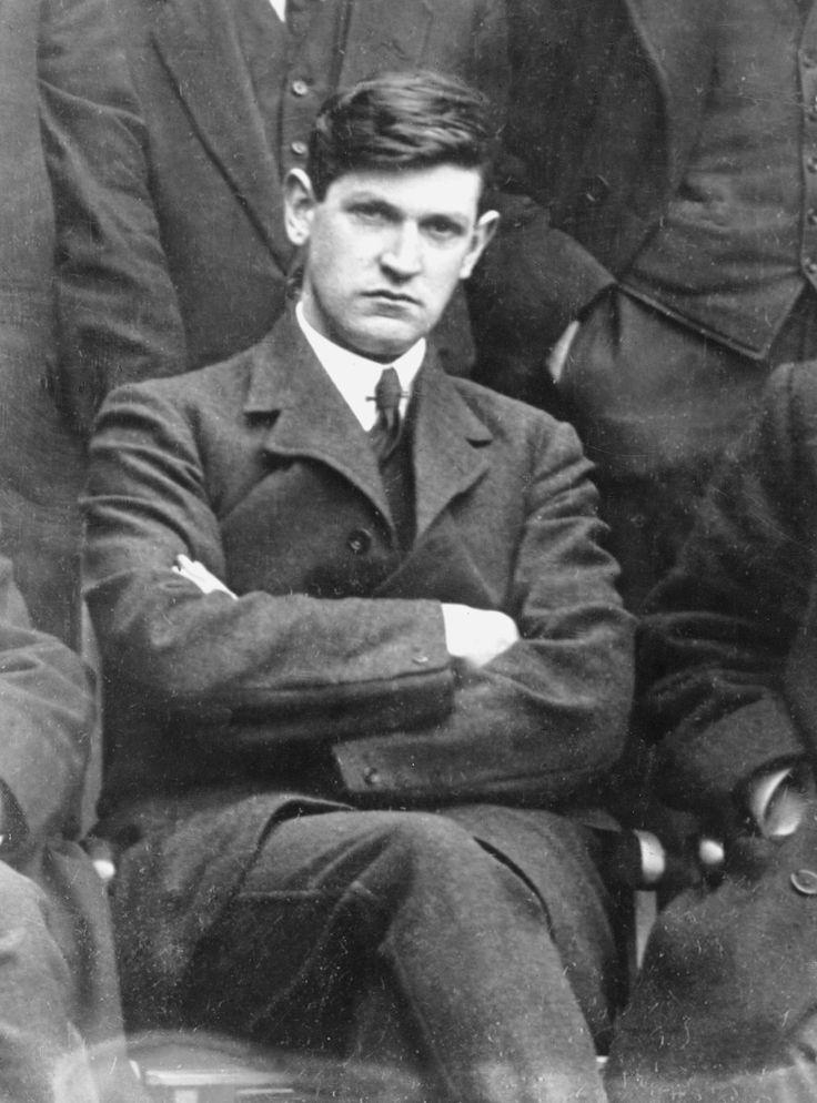 #OnThisDay 1916: Irish revolutionary and political leader Michael Collins is born in County Cork. He would play a pivotal role in the Irish War of Independence and the Irish Civil War. #MichaelCollins #IrishHistory #IrishRevolution 🇮🇪☘️