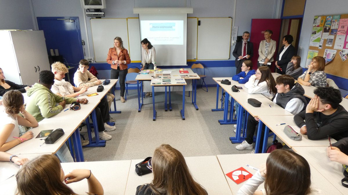 DSDEN_03's tweet photo. @Lycee_Commentry a organisé les 5-6/04 une "journée de la santé" pour mettre en lumière actions de santé développées dans établissements scolaires (écoles, collèges, lycées).
Ateliers avec CM2 : hygiène personnelles, bienfait activités physiques, Non au harcèlement...
@acclermont https://t.co/ZKapJII1wf