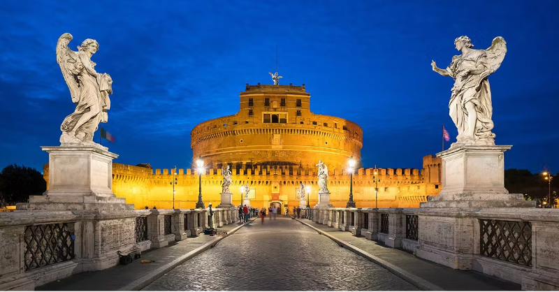 Barnebysuk's tweet photo. Let's explore together the most iconic monuments of the Rome!
