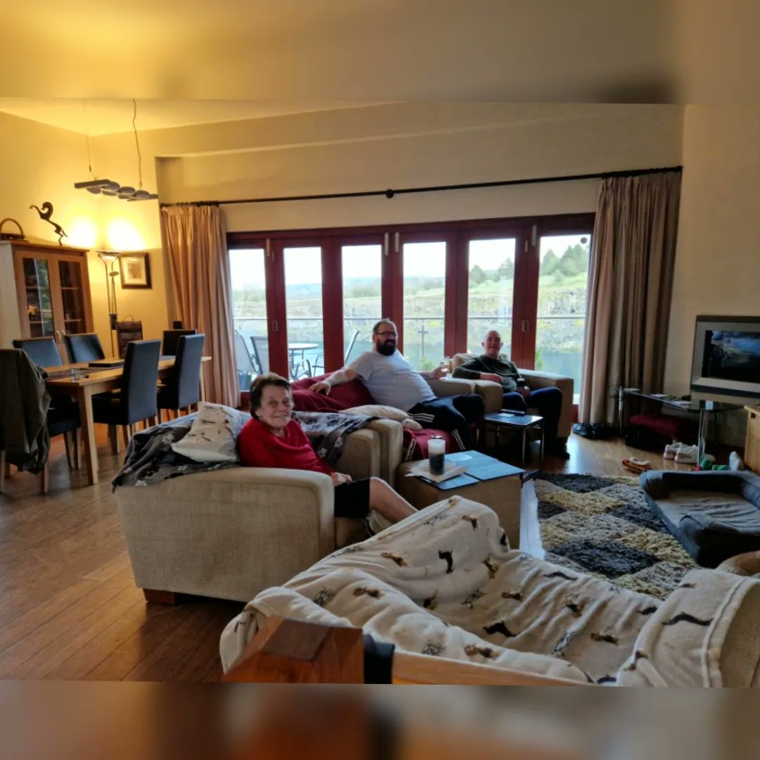 wendymurphymufc's tweet photo. A break away together to spend time with my brother before he begins the next part of his journey and what a beautiful place with stunning views #us #wesupporteachother #family #timetoreflect https://t.co/cMZlOScjyo