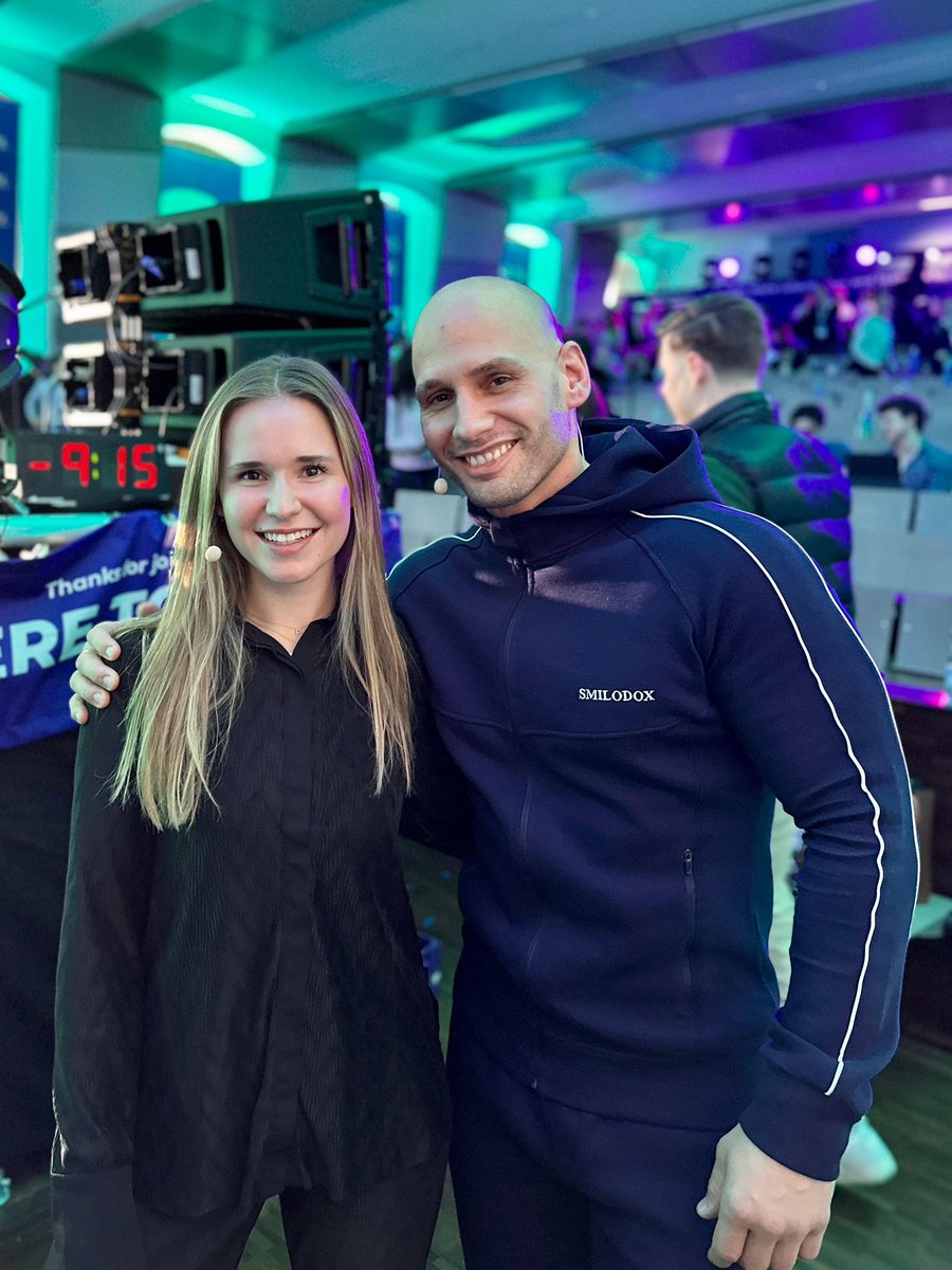 Flying Uwe tweet media