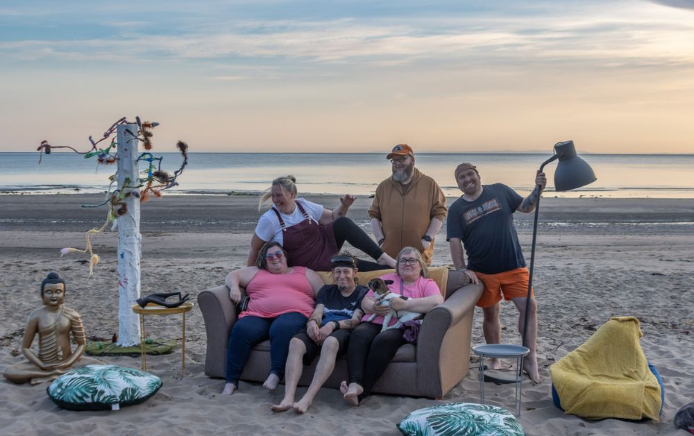 📣 It’s Monday which means it’s time to share a new community update from our Place team!

2023 was a busy year for Cumnock as there has been a focus on collaboration, creating new community-led spaces, and organisations expanding to employ staff.

1/3