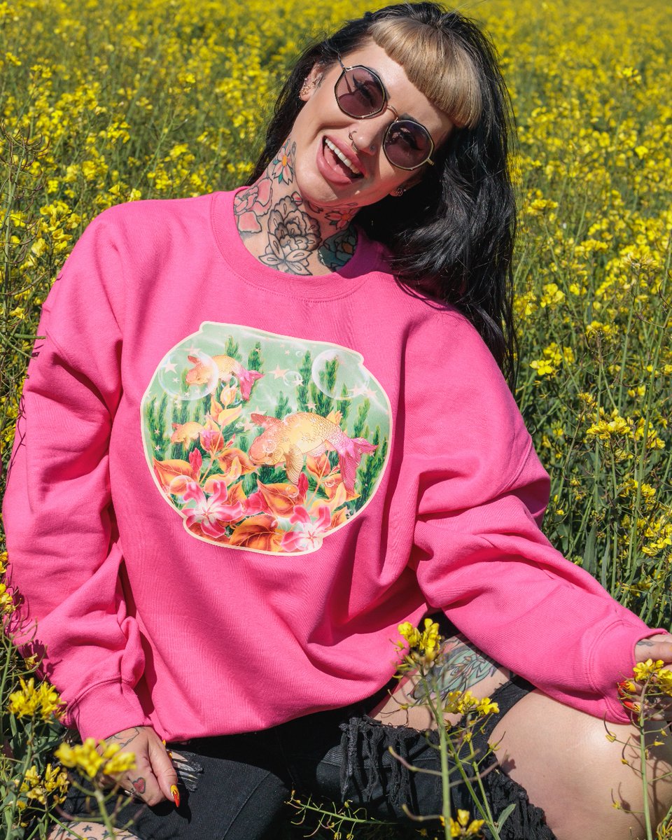 ✨💖 🐠 SUPRISE  🐠💖 ✨ 

Our bright pink fish bowl sweater is back!!!

If you are looking for a boring sweater, then this isn't the one for you.

Get your sunshine in a sweater ☀️ ☀️ ☀️ 

Shop yours now online! 🛍️ 

#dopaminedressing #grungemonkey #chester