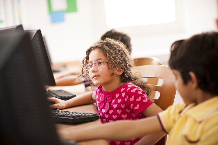 Schools_British's tweet image. Join our discussion on 24 April to learn how to encourage equal opportunities for women and girls in pursuing careers in technology and science by developing their digital skills. 

Register now: bit.ly/3VisqIZ

#EduExch2024
#ConnectedByLearning
#SchoolsConnect