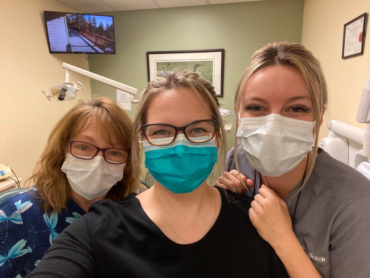 Happy hygienist week to our dental hygienists. Hygienists play a key role in the maintenance and promotion of oral health. Call to book an appointment with them ♥️🦷👩‍⚕️