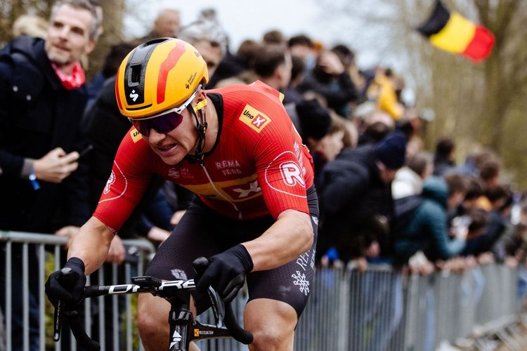 Domestique (@domestique___) on Twitter photo ‼️ NEW BLOGPOST ‼️
From 65 kilograms last year to a real powerhouse in 2024. After a 🥈 place at Dwars door Vlaanderen we can say the transition of <a href="/AbraJonas/">Jonas Abrahamsen</a> into a rouleur paid off! 🚀
Check out our interview with the Norwegian rider! 🧐
domestiqueblog.com/post/from-clim… ‼️ NEW BLOGPOST ‼️
From 65 kilograms last year to a real powerhouse in 2024. After a 🥈 place at Dwars door Vlaanderen we can say the transition of <a href="/AbraJonas/">Jonas Abrahamsen</a> into a rouleur paid off! 🚀
Check out our interview with the Norwegian rider! 🧐
domestiqueblog.com/post/from-clim…