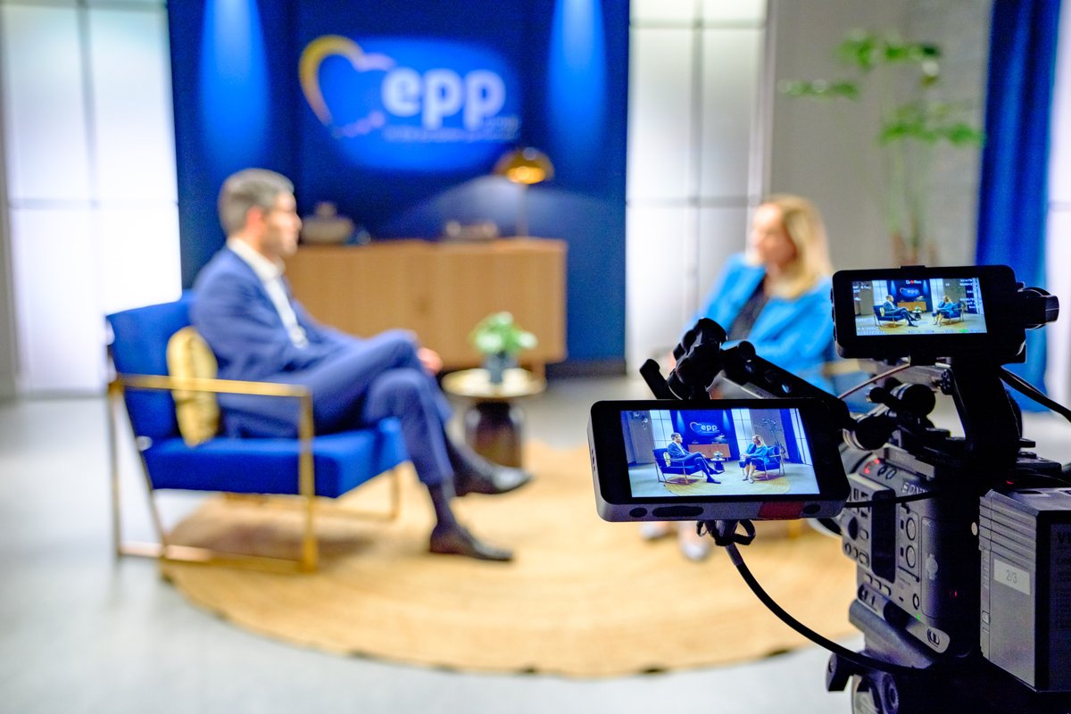 Securing a stable supply of critical raw materials is a growing challenge. Demand is increasing and this trend won't stop any time soon. Watch the new episode of #MEPchat with @hildebentele and @tbwberendsen as they discuss possible solutions. 📺 epp.group/MEPchat6