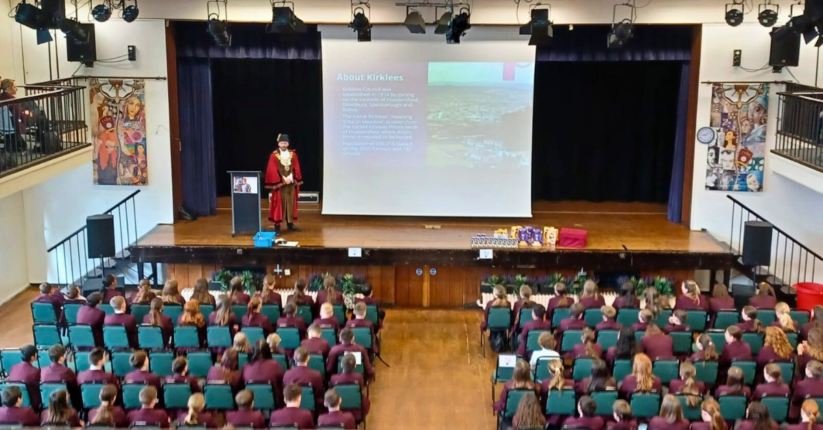 The Mayor of Kirklees took the stage as he met students from Colne Valley High School. During a special assembly he spoke about the role of the Mayor, democracy and citizenship. All the students participated and asked excellent questions.