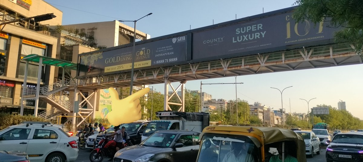 arpbks's tweet photo. People need to be educated for crossing the road by #FootOverBridge from @noidatraffic #Shopkeeprs #TrafficVolunteers
Use of it may reduce accidents and जाम।
@Noida7x
@dcptrafficnoida
@vikramsethi1974
@RavanMahapandit
@Shreya28573403
@nisharai_ggc
@anjalisachdeva9 https://t.co/t8vvwp0YHT