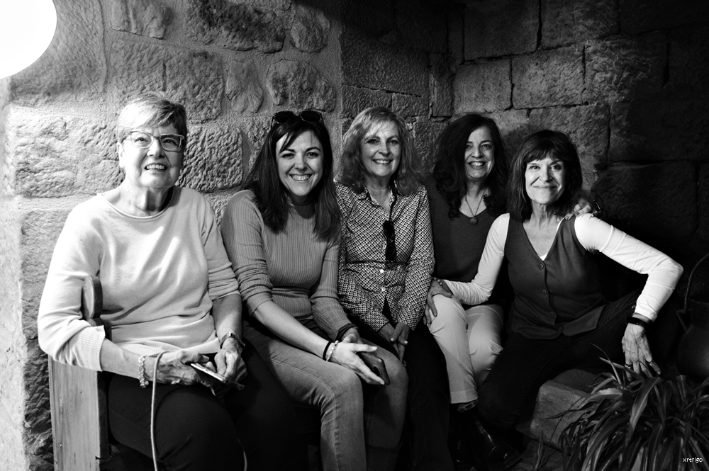 A la Festa de la novel·la històrica de Puig-reig.
Una festa única a Catalunya que ja va per la seva sisena edició. Felicitats!!!
En Xulio n'ha deixat testimoni amb les seves fotografies...
Fotos: ©xrtrigo.

Veure més imatges a > facebook.com/coiavallsloras/