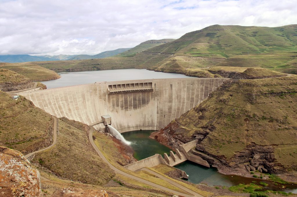 SurenNaidoo's tweet image. South Africa's crucial water supplies from Lesotho #MoneywebNews  moneyweb.co.za/moneyweb-opini… via @Moneyweb
#LesothoHighlandsWaterScheme