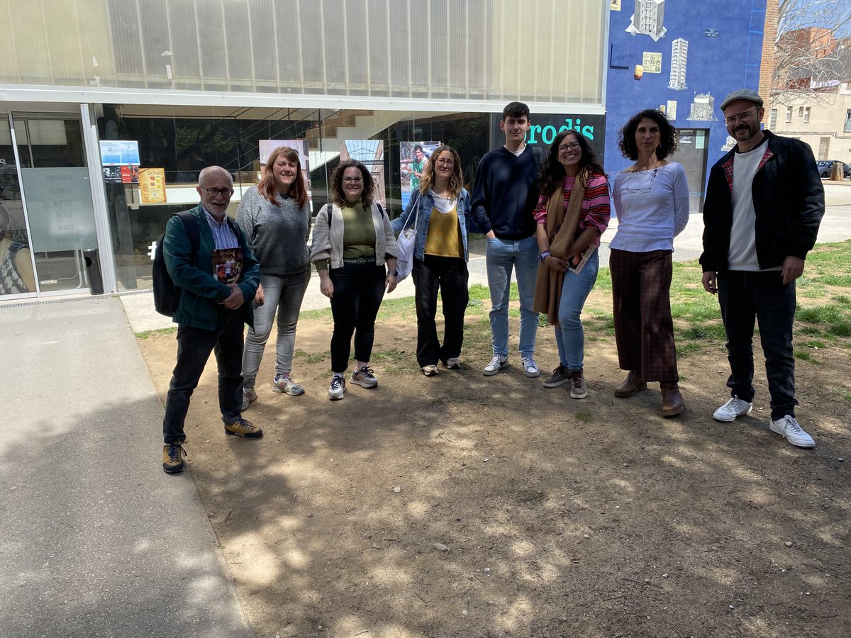 📸 La DGJ @RutRibas va visitar el passat dijous l'entitat @LaVibria que gestiona projectes Erasmus+ i del Cos Europeu de Solidaritat i l'entitat acollidora de voluntaris @prodisterrassa, en companyia de la CT de Barcelona @AinaSuria i l'equip tècnic de Joventut