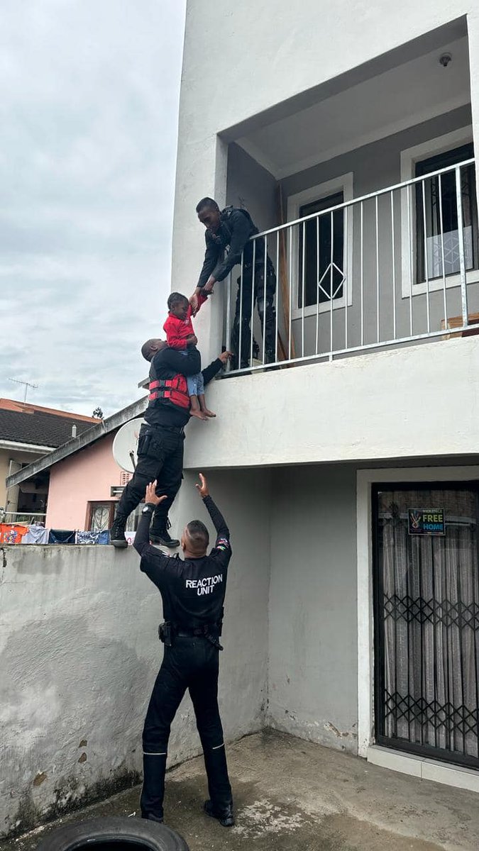 A three-year-old was found locked alone in a home in Redcliffe  buff.ly/49udACH

#ArriveAlive #ChildSafety @ReactionUnitSA