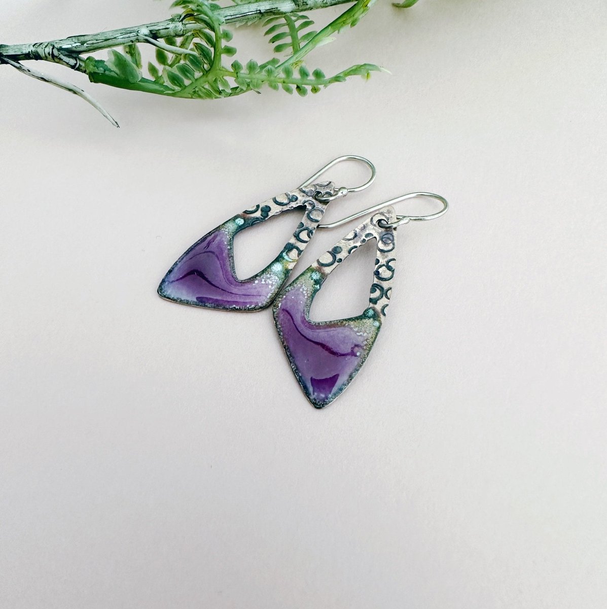 Irregular Triangle Earrings - Purple tuppu.net/76a5d53a #UKHashtags #MHHSBD #HandmadeHour #inbizhour #shopsmall #bizbubble #giftideas ##UKGiftHour #CopperEarrings