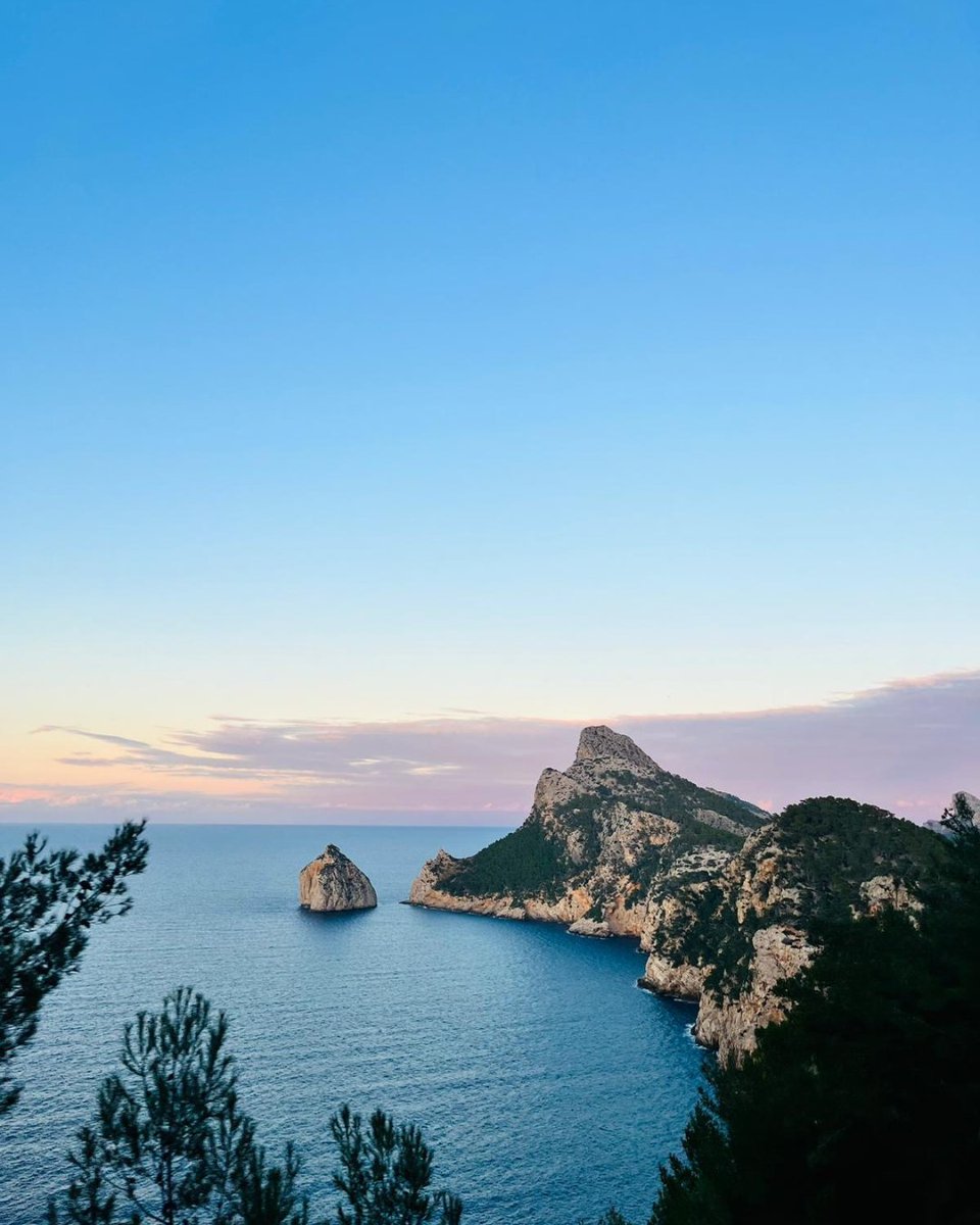 Être en vacances c’est bien. En bord de mer sur une île paradisiaque c’est encore mieux. 😎 ✈️Partez donc pour Ajaccio, Bastia, Minorque, Héraklion ou encore Palma de Majorque au départ de Montpellier ☀️ Info : tinyurl.com/5f2nhsva #mplaeroport #voyage