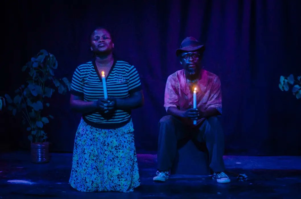 The stage was literally on fire! Jahunda Community Arts from Gwanda really came guns blazing at the ACCEL ZW THEATRE FESTIVAL with their theatre production - True Lies. The production melted the hearts of many and left a memorable experience for the audience.