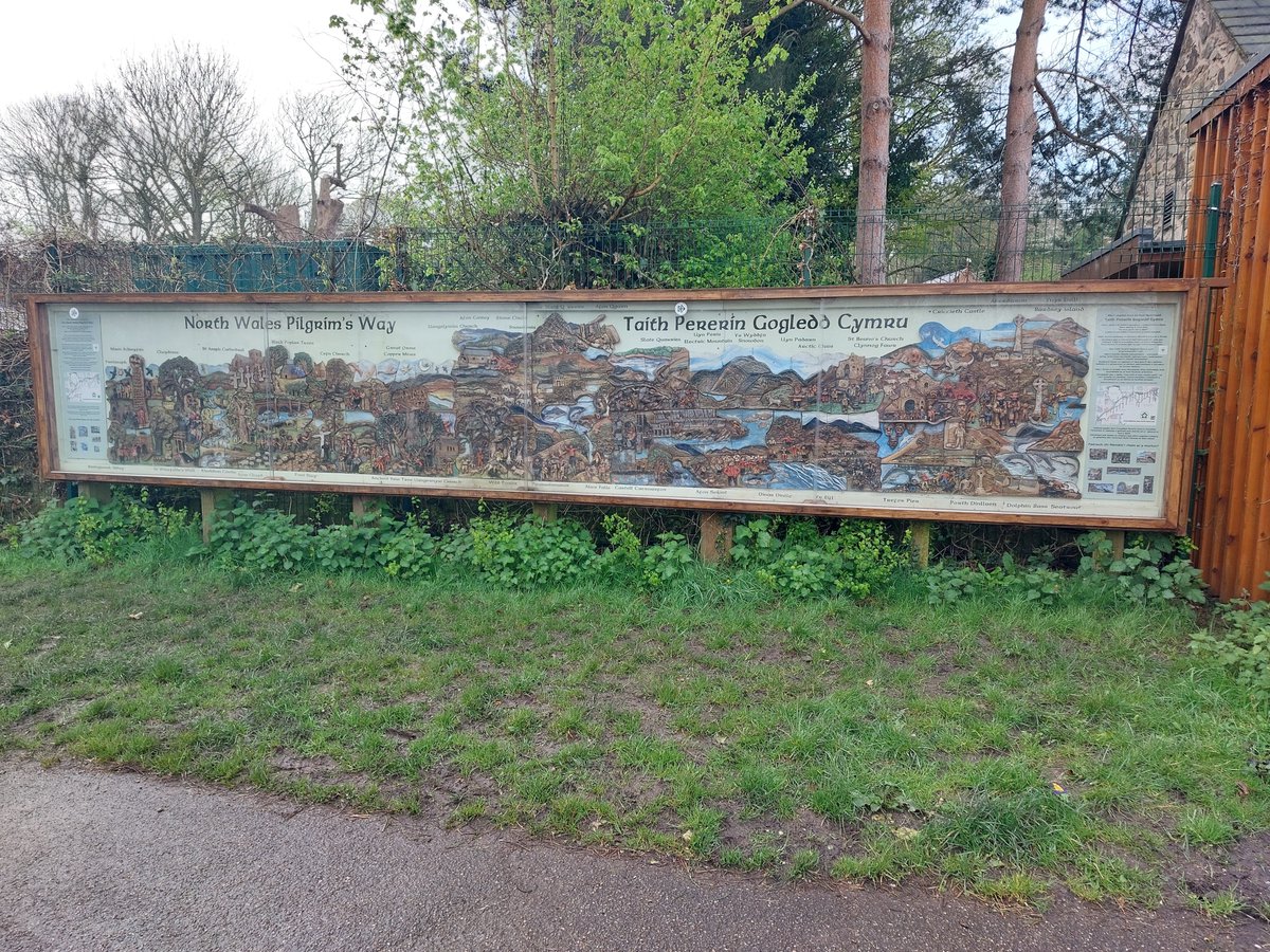 RuthvanZalinge's tweet image. #PilgrimsWay @BBCTwo 
Wandered down passed St Winnifreds Well today to Greenfield Valley