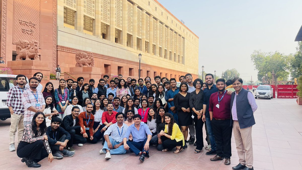 ankur5inghh's tweet photo. Parliament Visit with our Department. 
#LifeatEJ https://t.co/9Ywy0huwQd
