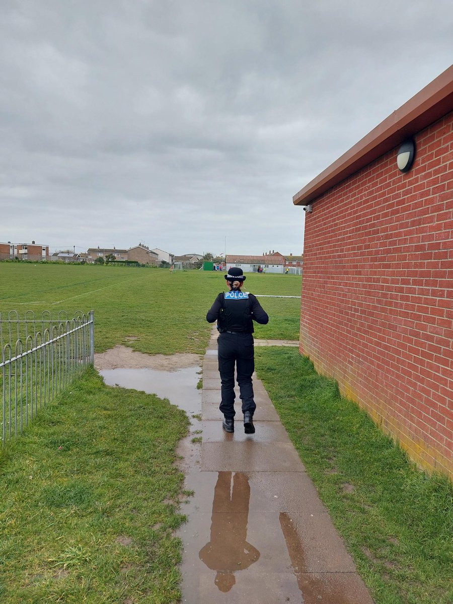 In #Caister on Thursday evening (4 April), PCs Mansfield and Palmer spent time on foot patrol around Allendale Road, and King George's playing field as part of our #ParkWalkTalk priorities.