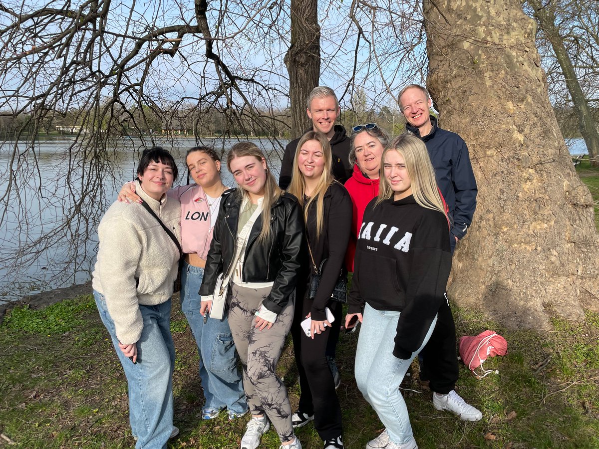 In March, 6 students from Ireland participated in an international training course called Cross the Line. Here @markmctweets & @garreth_smith reflect on a week focussed on European youth work sites.google.com/view/youth-wor…