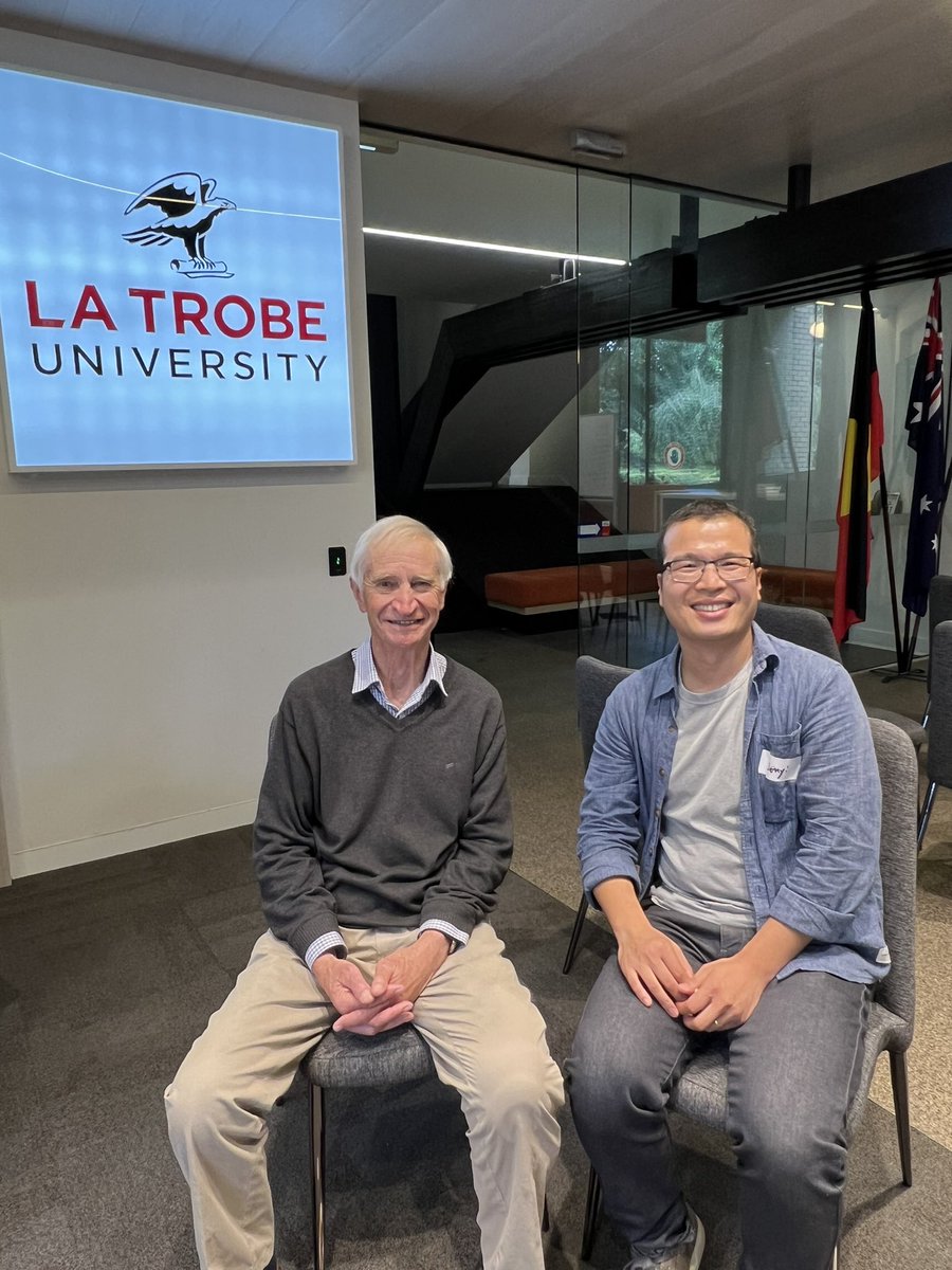 Wonderful to welcome John McKenzie to speak to our EMCRs @SABE_latrobe today. Sound advice in challenging times for research scientists. Thanks EMCR lead, @wenyi_li68 for embracing the opportunity for our staff. @latrobe @LIMSLTU