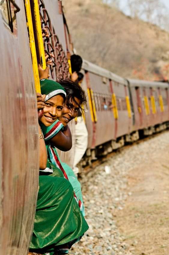 Stay kind.
It makes u Beautiful.