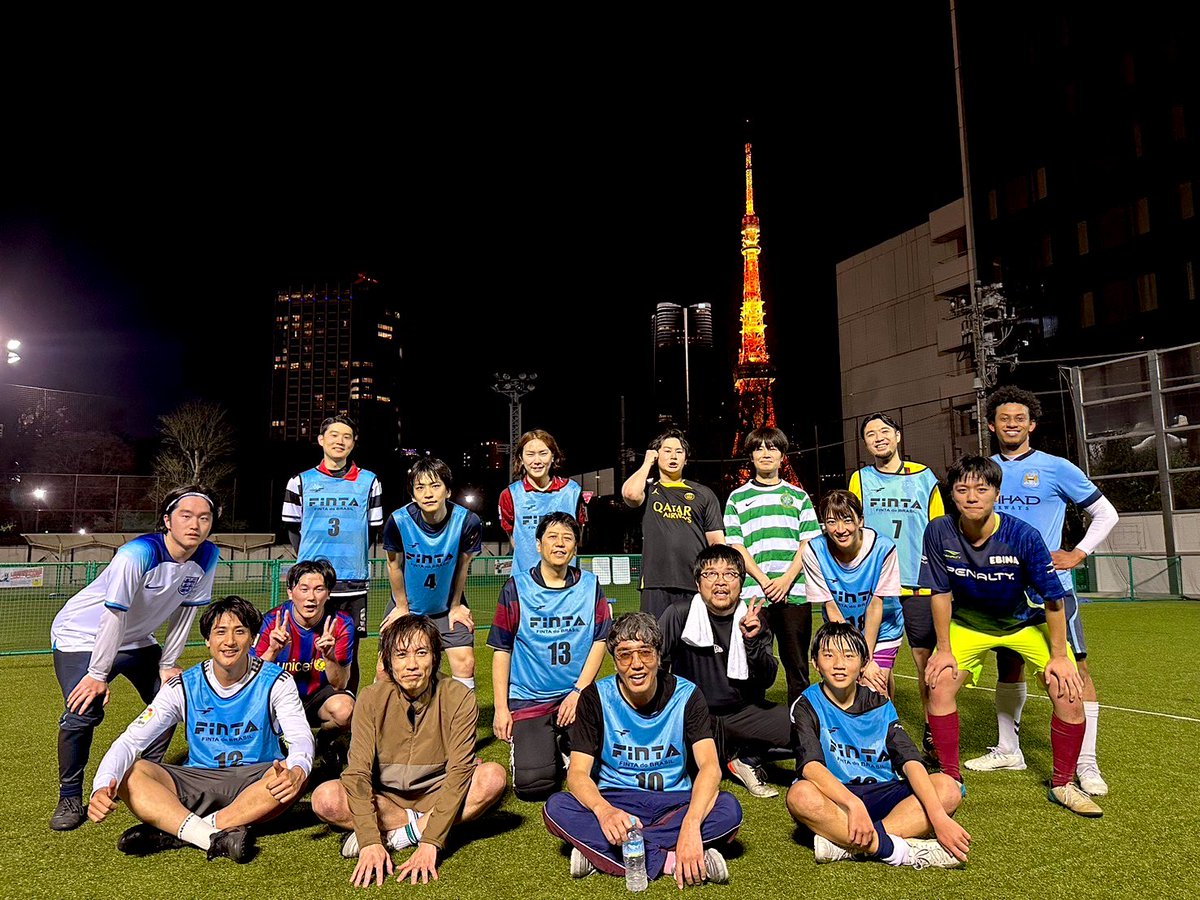yu_mashima's tweet photo. 輝く東京タワーのもと、
2時間ノンストップでフットサル🔥
気持ちよかった〜!
#FC45° #meganebiiki https://t.co/Wsh9ZFTlFW