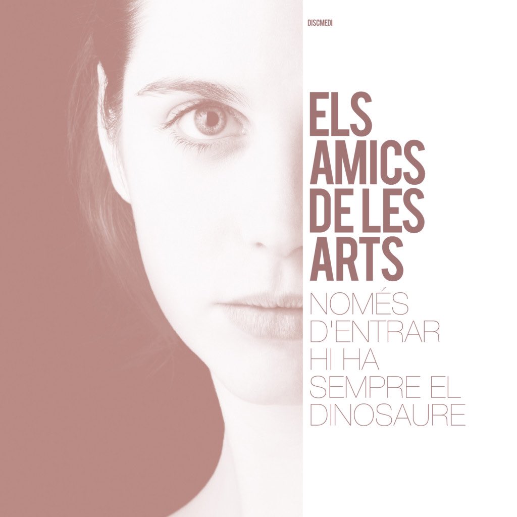 amicsdelesarts's tweet photo. ❤️ Avui fa 10 anys de la publicació de NOMÉS D’ENTRAR HI HA SEMPRE EL DINOSAURE. Quina és la vostra cançó preferida d’aquest disc? https://t.co/vdl8XvDsCy