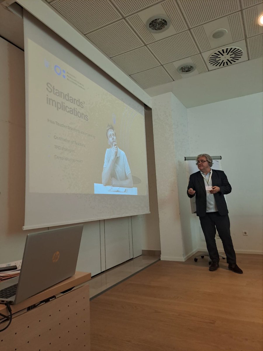 EFEE_EU's tweet image. Exciting discussions on &quot;The Evolution of Teacher Remuneration and Working Hours in Ukraine&quot; with @Lidijaigon, Roman Shyyan, @i_khvorostianyi and Oksana Pasichnyk🇺🇦

Experts Paddy Lavelle, George Koumbaros and Scilla van Cuijlenborg contributed their perspective on the subject!