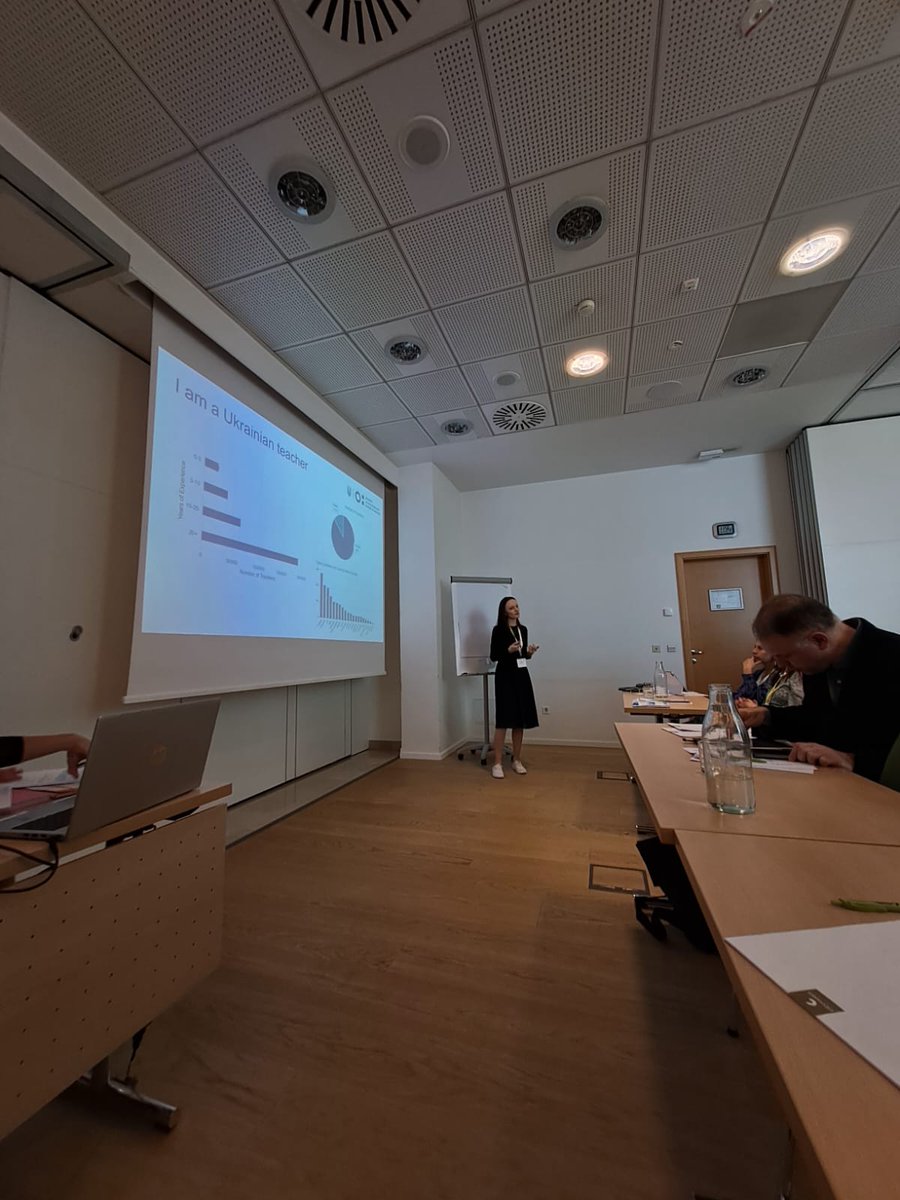 EFEE_EU's tweet image. Exciting discussions on &quot;The Evolution of Teacher Remuneration and Working Hours in Ukraine&quot; with @Lidijaigon, Roman Shyyan, @i_khvorostianyi and Oksana Pasichnyk🇺🇦

Experts Paddy Lavelle, George Koumbaros and Scilla van Cuijlenborg contributed their perspective on the subject!