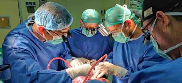 One-year-old twin girls joined at the head have been successfully separated in Israel by a team led by a British neurosurgeon uk.movies.yahoo.com/movies/conjoin… #UKsurgeons #surgery