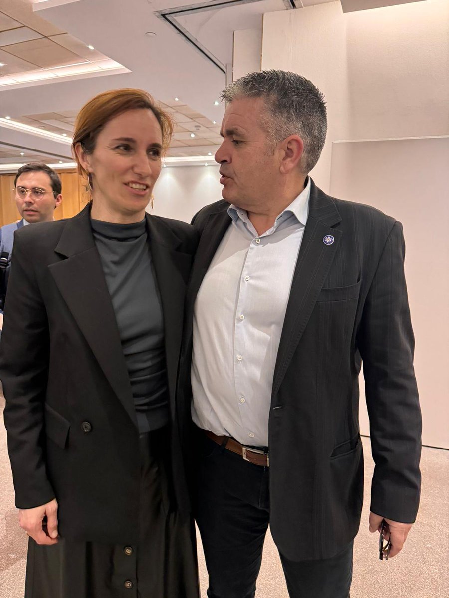 Muchas gracias Sra. Ministra <a href="/Monica_Garcia_G/">Mónica García</a>  por su amabilidad durante el desayuno de <a href="/europapress/">Europa Press</a> 
y sus declaraciones sobre la #EspecialidadMUE, que  se encuentra en sus trámites finales: "el barco ha zarpado"

⛵️
<a href="/sanidadgob/">Ministerio de Sanidad</a>