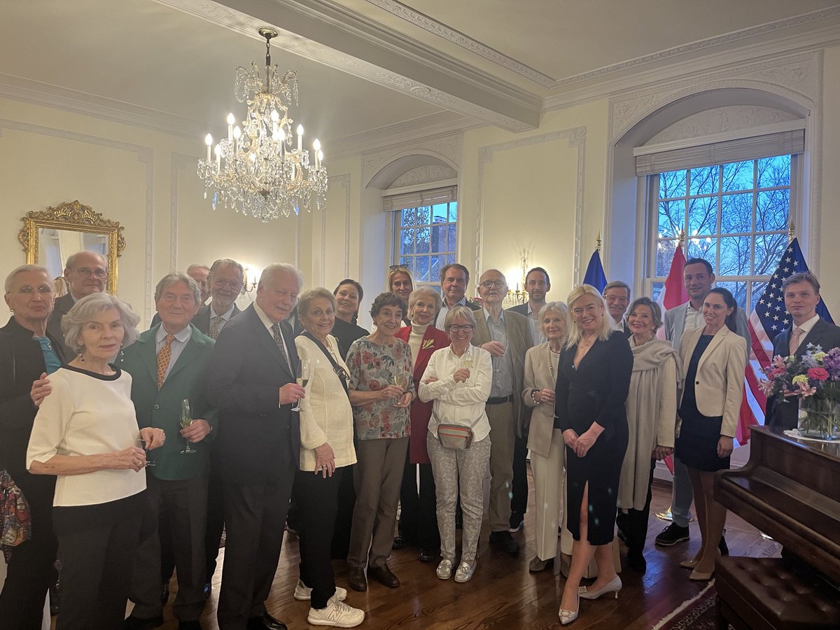 A very warm welcome in the 🇺🇸 for a group of the 🇦🇹friends of the Fine Arts, starting their trip in Washington DC, before heading off to New Orleans, Louisiana. Thanks for stopping by!