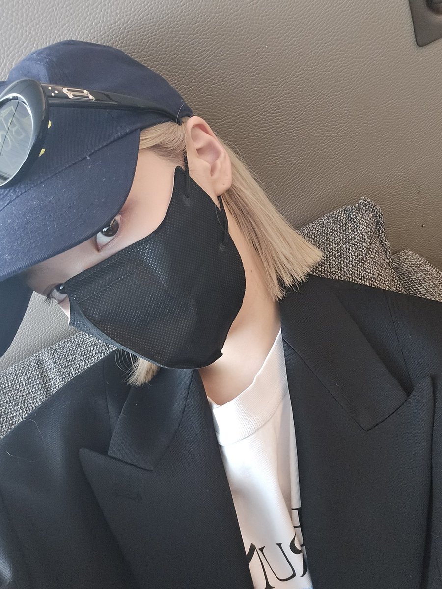 _98CJ's tweet photo. 金髪ボブにしたの正解◎可愛いよーう！ https://t.co/QgEvZepCPo