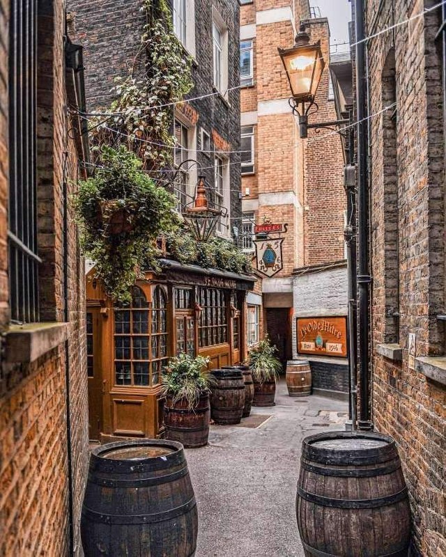 Ye Olde Mitre (pub), London 🇬🇧