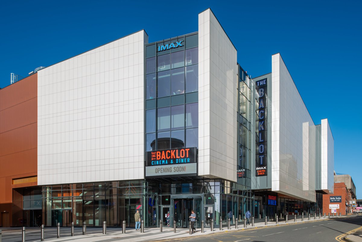 Successful completion of Houndshill Shopping Centre’s extension marks a transformative chapter in #Blackpool's #regeneration - highlighted by Backlot Cinema & Diner opening on 22nd March. Read more here: bit.ly/3Uj59Wx #commercial @BpoolCouncil @ProcurePF @CBRE_UK