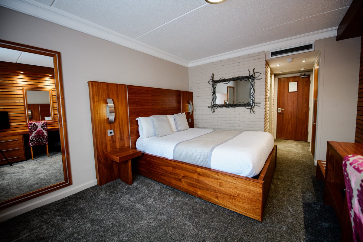 🏨Exciting news at The Crown Hotel Bawtry!

Standard bedrooms at the Crown Hotel have undergone a soft refurbishment, providing a fresher and more modern feel! 

If you need accommodation for corporate guests, or looking at events in 2024, contact Freya to chat all things…