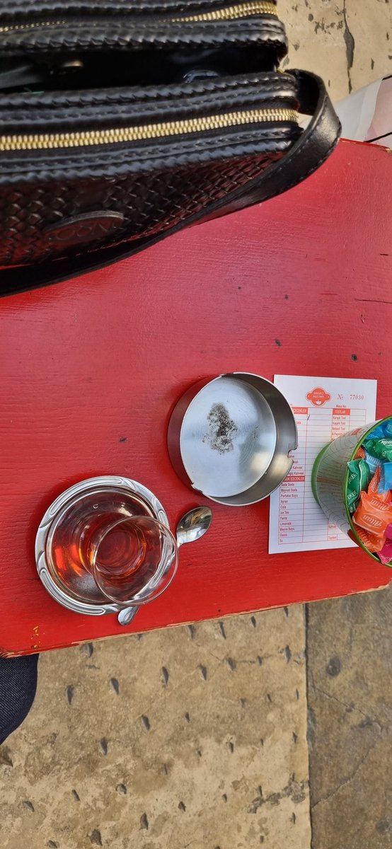 Zati sahnelerinin gittiğinin memlekete bahar geldiğinin resmidir...
#hazzopulo #taksim