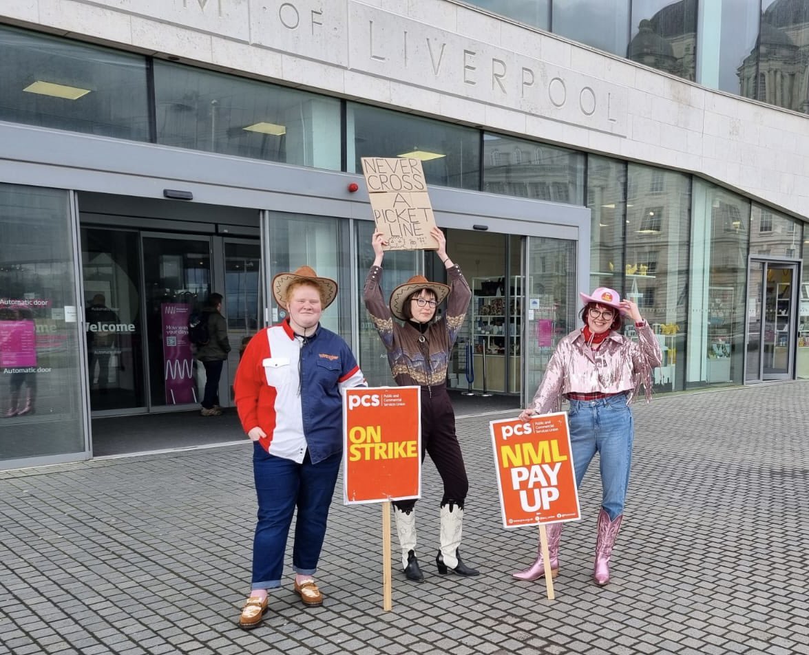 Howdy 🤠🐴 We’ve got a couple of cowboys outside @MuseumLiverpool today asking you not to cross the picket line as @NML_Muse still haven’t paid their staff the £1500 they’re rightly owed. #NMLPayUp #PCSonStrike