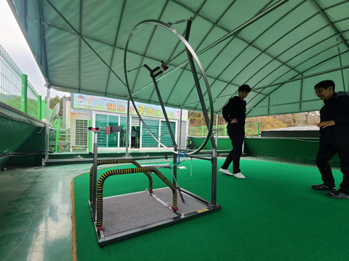 Proswing_Inc's tweet image. 대전 동명초등학교 방과 후 골프배움터 #프로스윙머신 설치 골프배움터에서 프로골퍼의 꿈을 꿉니다.^^

proswing.kr
제품문의:1899-6637

#골프레슨도구 #골프스윙연습기계 #골프궤도스윙기 #골프자세연습기 #드라이버연습 #아이언연습 #드라이버스윙궤도 #아이언스윙플레인