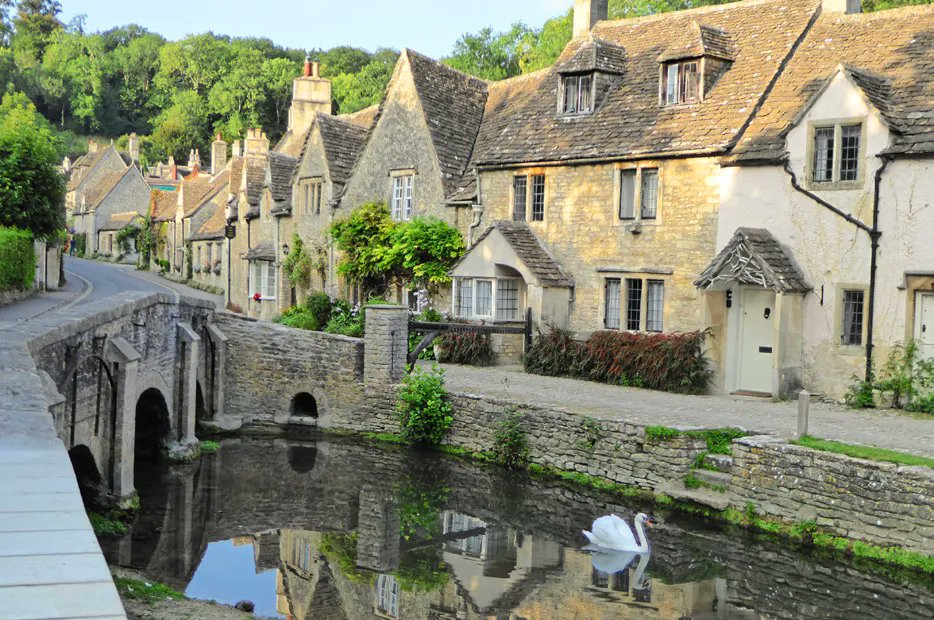 Wiltshire's Castle Combe is often regarded as England's prettiest village. Here's a walk that'll take you there: countrywalking.co.uk/read/apr-24/wa… Photo: Nigel Vile