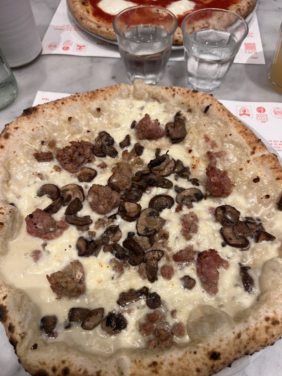 BlakeZenobia's tweet photo. @stoolpresidente come Brussels and review Nona. Cold fermented, Neapolitan pizza. https://t.co/BmPjVUsuHu