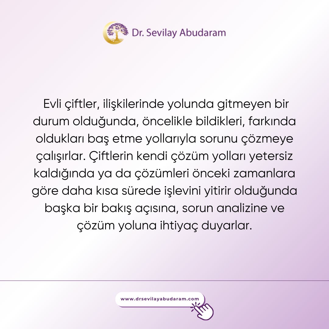 Evli çiftler, ilişkilerinde yolunda gitmeyen bir durum olduğunda, öncelikle bildikleri, farkında oldukları baş etme yollarıyla sorunu çözmeye çalışırlar.

drsevilayabudaram.com/tr/cift-terapi…

#coupletherapy #coupletherapist #ilişkiterapisi #çiftterapisti #psikolojidesteği #drsevilayabudaram