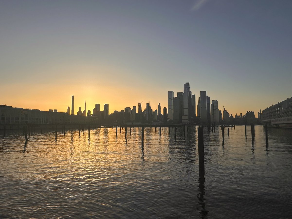 Sunrise #NYC on #Eclipse day #nbc4ny