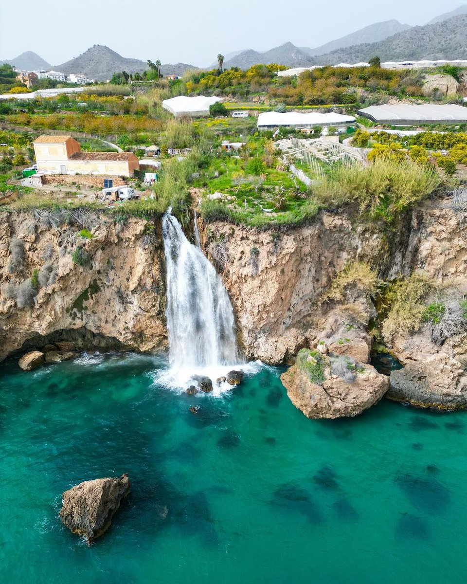 La cascada 💦 de #Maro 💜💚
Foto Alexia Ursache 
#malagaconacento #vivirenmlg #beach #followme